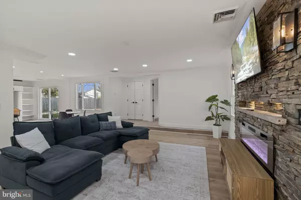 Willingboro, NJ 08046,5 BURGESS LN