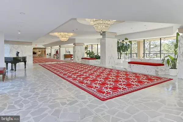 Arlington, VA 22202,1101 S ARLINGTON RIDGE RD #705