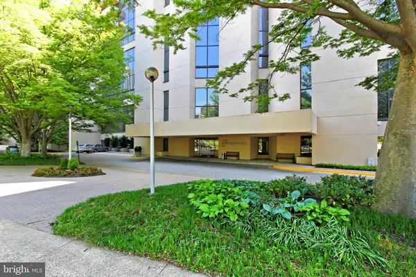 1101 S ARLINGTON RIDGE RD #705, Arlington, VA 22202