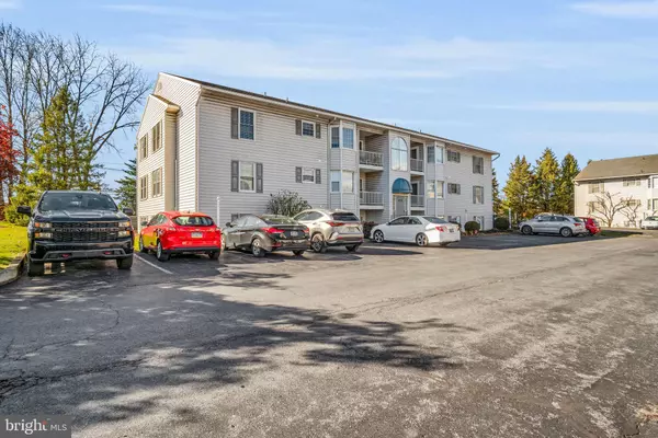 Mechanicsburg, PA 17055,128 W PORTLAND STREET #11