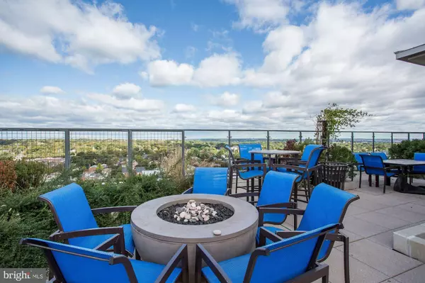 Arlington, VA 22203,851 N GLEBE RD #802