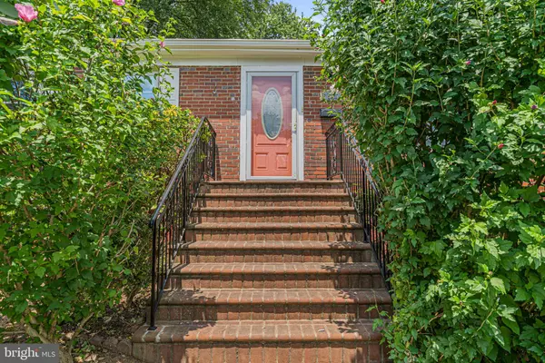 Arlington, VA 22213,6517 29TH ST N