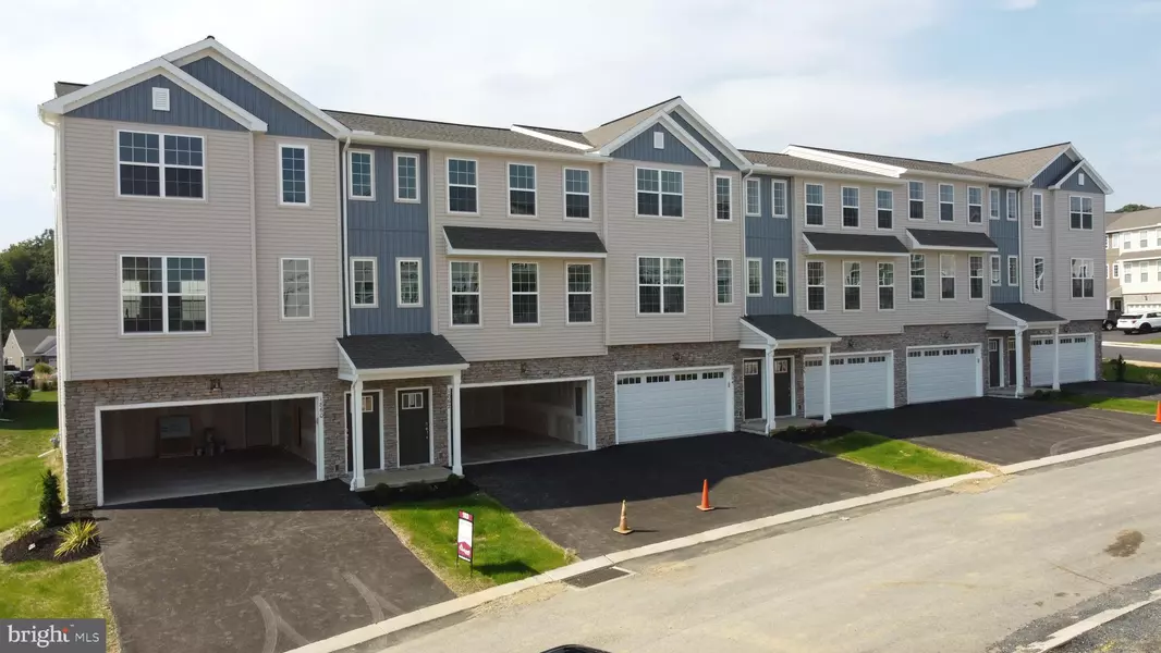 1851 SHADY LN, Mechanicsburg, PA 17055