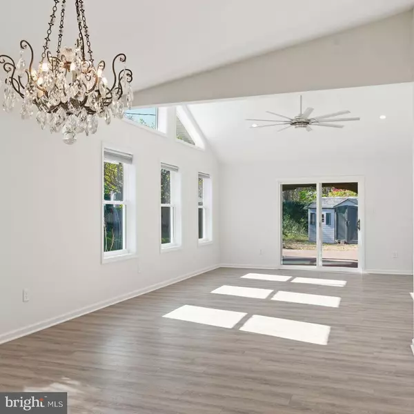 Bowie, MD 20715,13203 IRIS CT