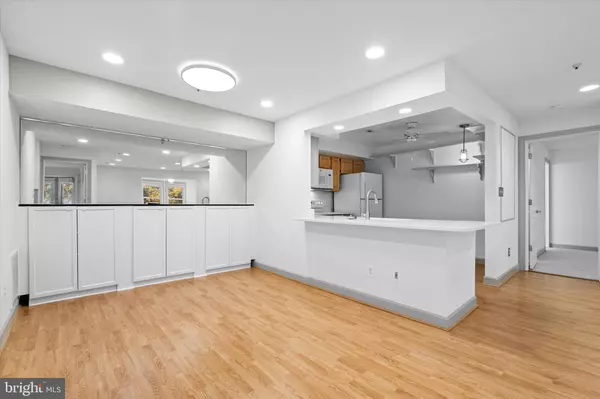 Fairfax, VA 22033,12221 FAIRFIELD HOUSE DR #105B