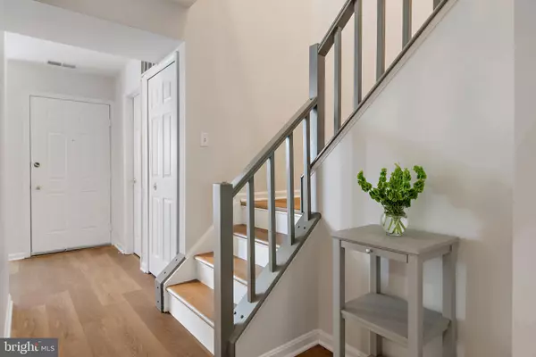 Annapolis, MD 21403,5 DORSET CT #52