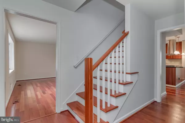 Arlington, VA 22207,4043 20TH RD N