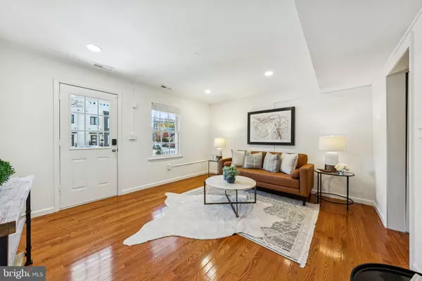 Alexandria, VA 22314,602 N ALFRED ST