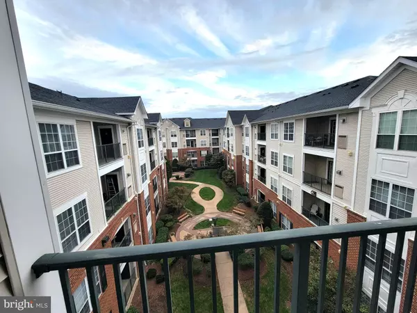 4850 EISENHOWER AVE #418, Alexandria, VA 22304
