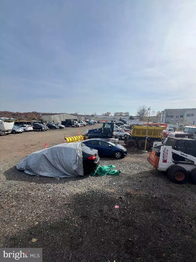 Manassas Park, VA 20111,9101 OWENS DR #C