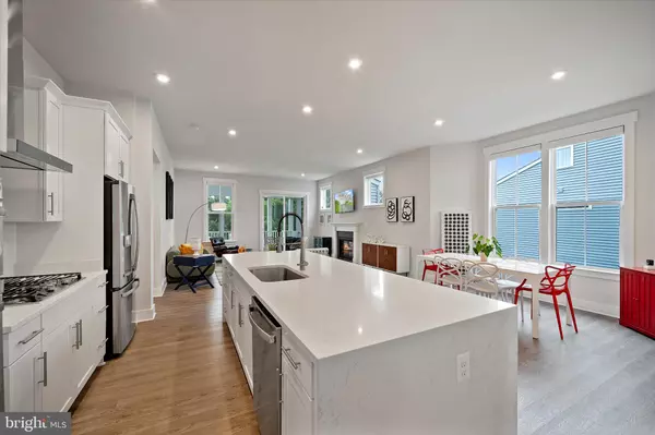 Chantilly, VA 20152,43441 BETTYS FARM DR