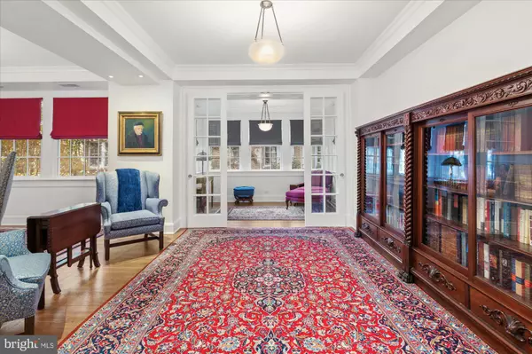 Washington, DC 20008,2540 MASSACHUSETTS AVE NW #105