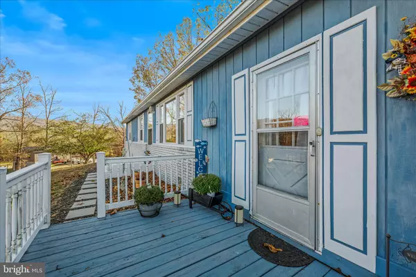 Berkeley Springs, WV 25411,35 SLEEPYVIEW LN