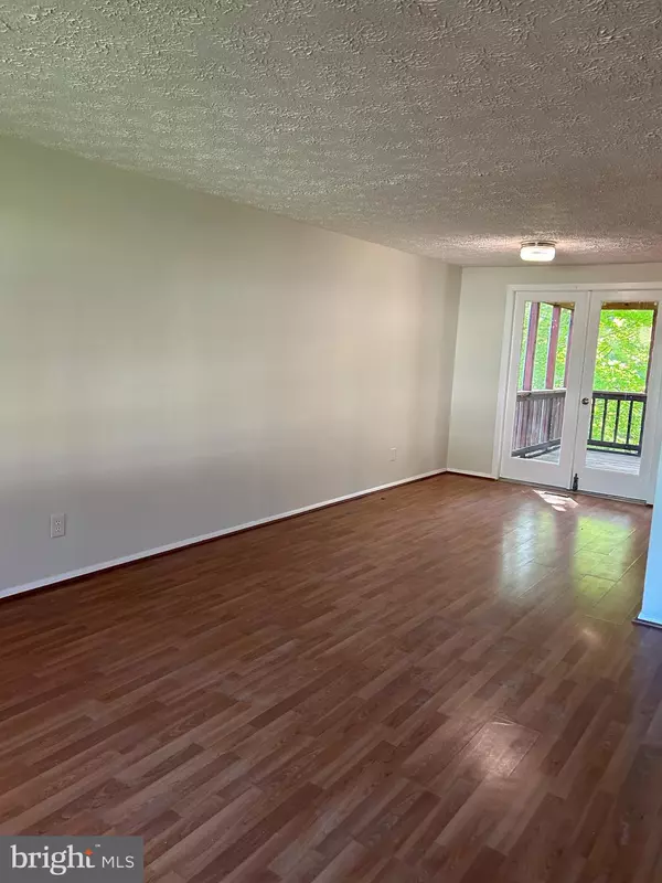 Herndon, VA 20171,12835 PINECREST RD