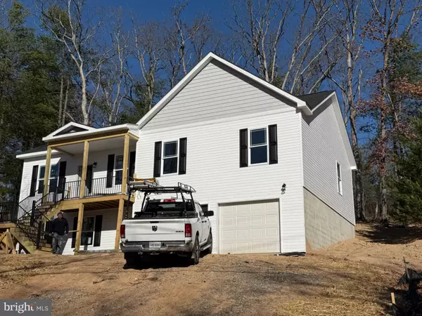 Cross Junction, VA 22625,1102 LAKEVIEW DR