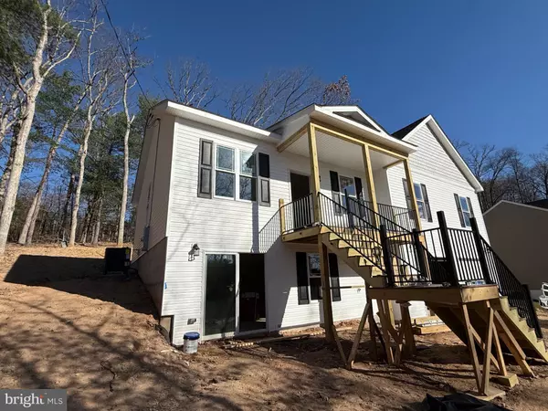 Cross Junction, VA 22625,1102 LAKEVIEW DR