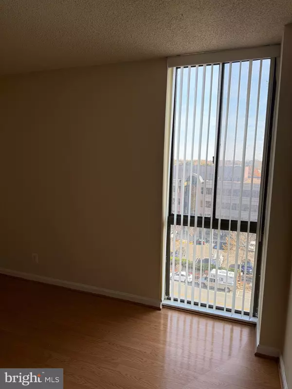 Mclean, VA 22101,6800 FLEETWOOD RD #803