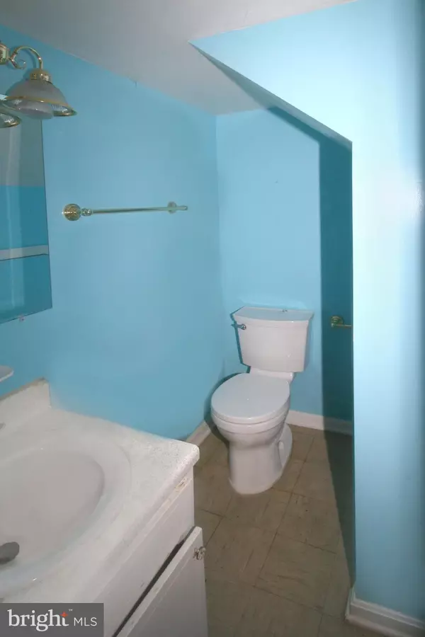 Centreville, VA 20120,14846 HAYMARKET LN