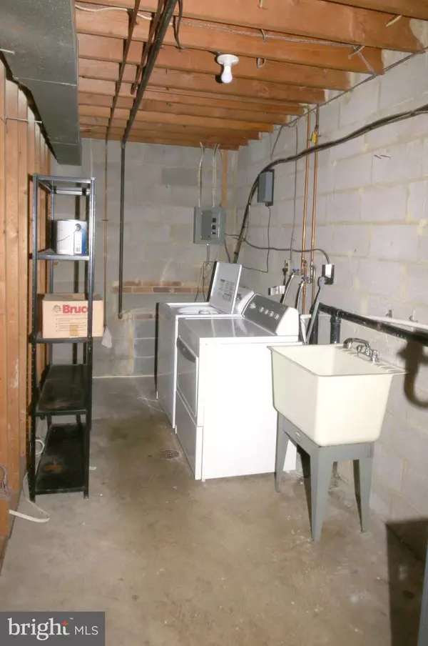 Centreville, VA 20120,14846 HAYMARKET LN