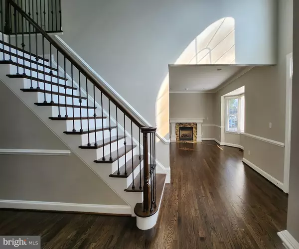 Vienna, VA 22180,610 MEADOW LN SW