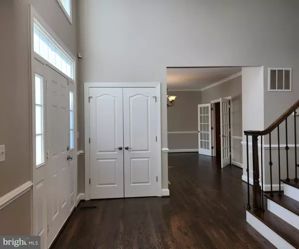 Vienna, VA 22180,610 MEADOW LN SW