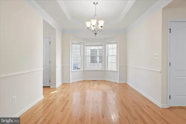 Chantilly, VA 20152,25209 EISENHOWER DR