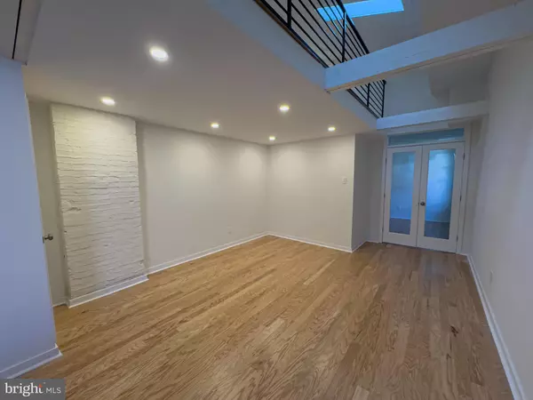 Philadelphia, PA 19130,2017 GREEN ST #3R