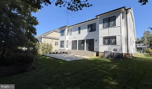 Bethesda, MD 20817,7604 HEMLOCK ST