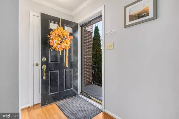 Alexandria, VA 22310,6057 CROWN ROYAL CIR