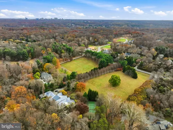 Great Falls, VA 22066,9324 GEORGETOWN PIKE