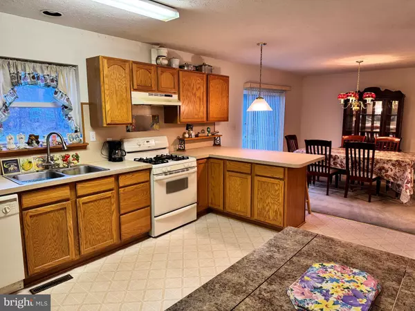 Pocono Summit, PA 18346,1145 CHICKADEE DR