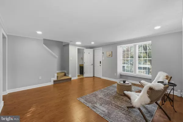 Arnold, MD 21012,1272 SEMINOLE DR