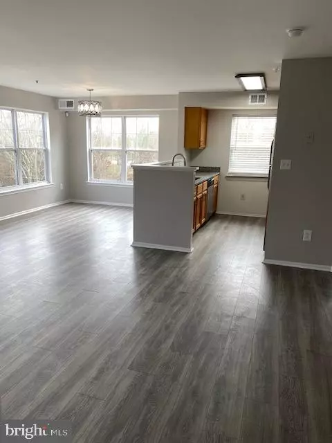 Upper Marlboro, MD 20772,14100 FARNSWORTH LN #2206