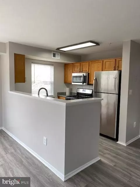 Upper Marlboro, MD 20772,14100 FARNSWORTH LN #2206