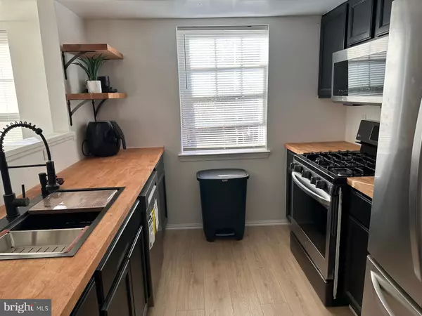 Upper Marlboro, MD 20772,13900 FARNSWORTH LN #4202