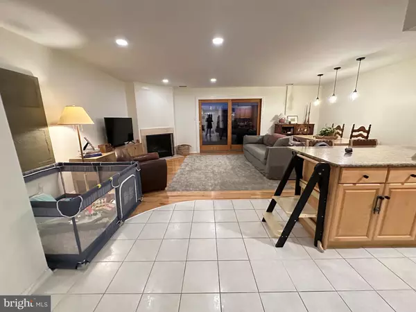 Philadelphia, PA 19130,769 N RINGGOLD ST #A