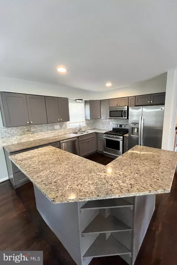 Capitol Heights, MD 20743,710 IONA TER