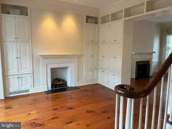 Doylestown, PA 18901,29 N BROAD ST