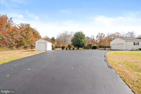 Allentown, NJ 08501,21 HOLMES MILL RD