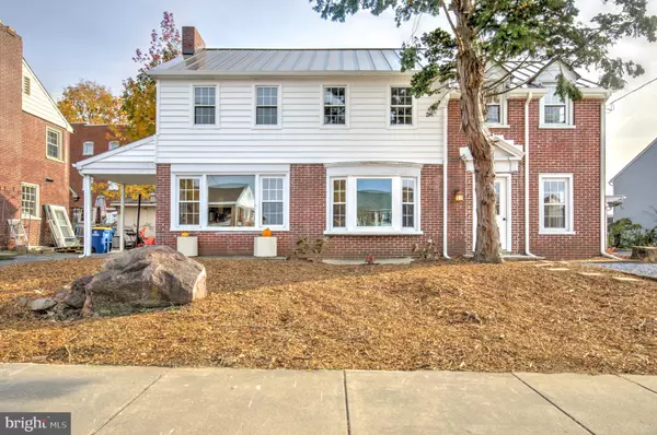 New Holland, PA 17557,148 E BROAD ST