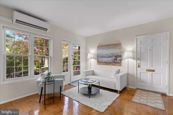 Alexandria, VA 22302,3721 GUNSTON RD