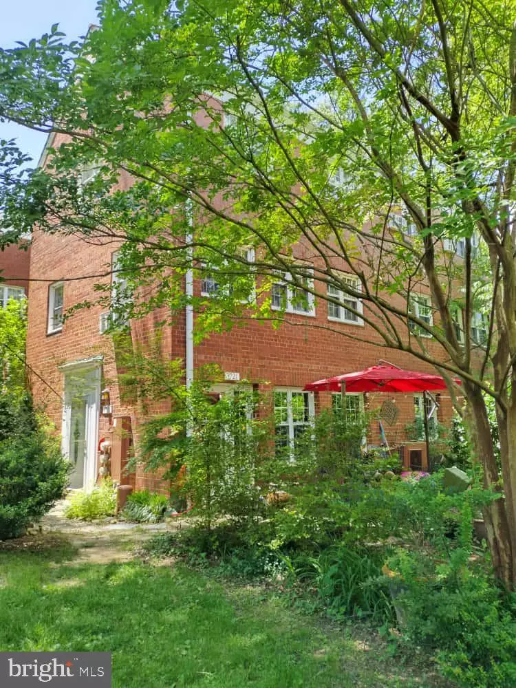 Alexandria, VA 22302,3721 GUNSTON RD