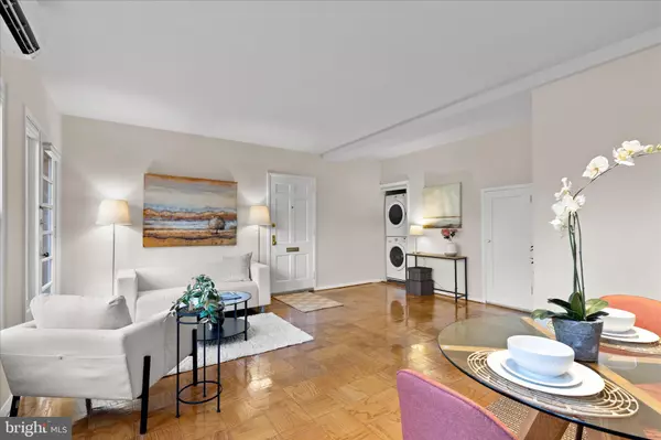 Alexandria, VA 22302,3721 GUNSTON RD