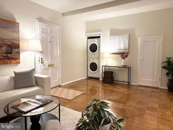 Alexandria, VA 22302,3721 GUNSTON RD