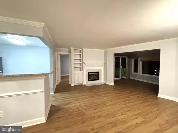 Fairfax, VA 22033,12245 FAIRFIELD HOUSE DR #405A