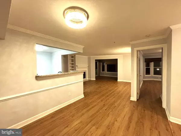 Fairfax, VA 22033,12245 FAIRFIELD HOUSE DR #405A