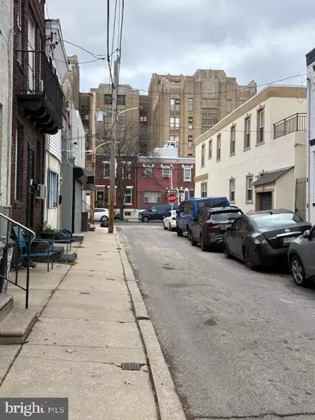 2005 S MILDRED ST, Philadelphia, PA 19148