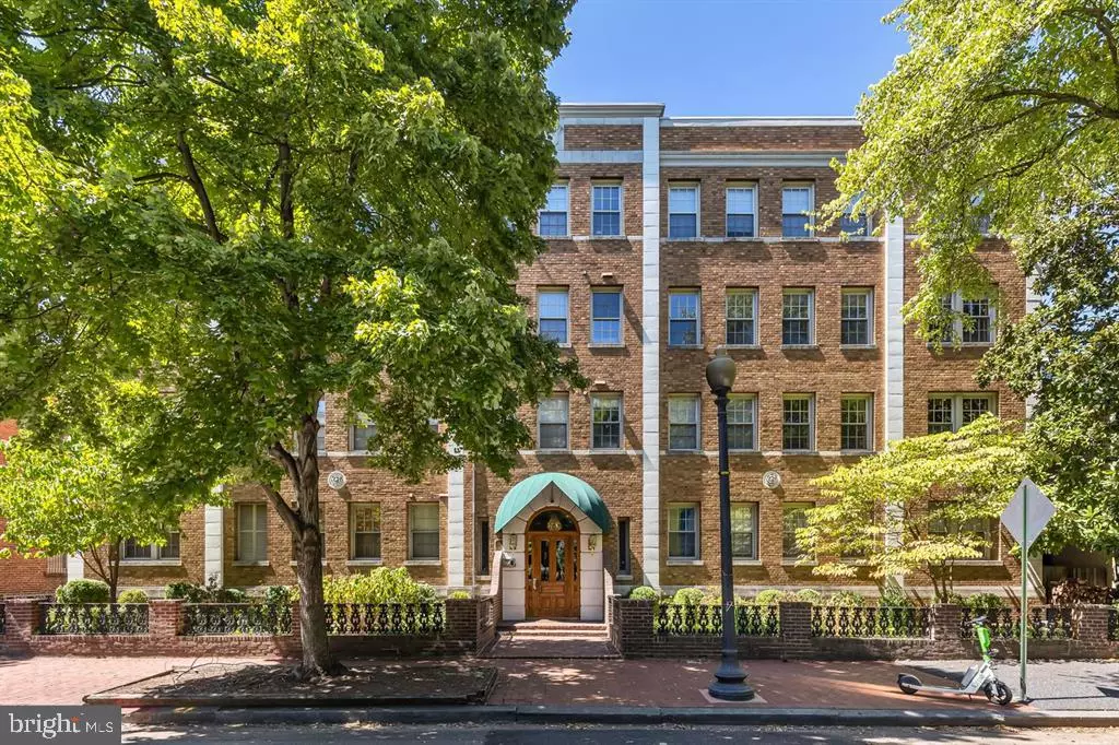 Washington, DC 20002,18 9TH ST NE #302