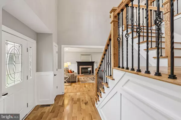 Yardley, PA 19067,923 HUNT DR