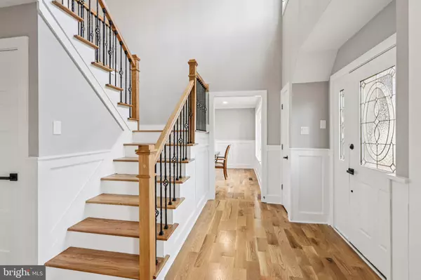 Yardley, PA 19067,923 HUNT DR